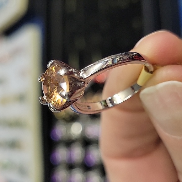 Citrine Faux Solitaire Silver Tone Ring Size 7.5 - Picture 4 of 4